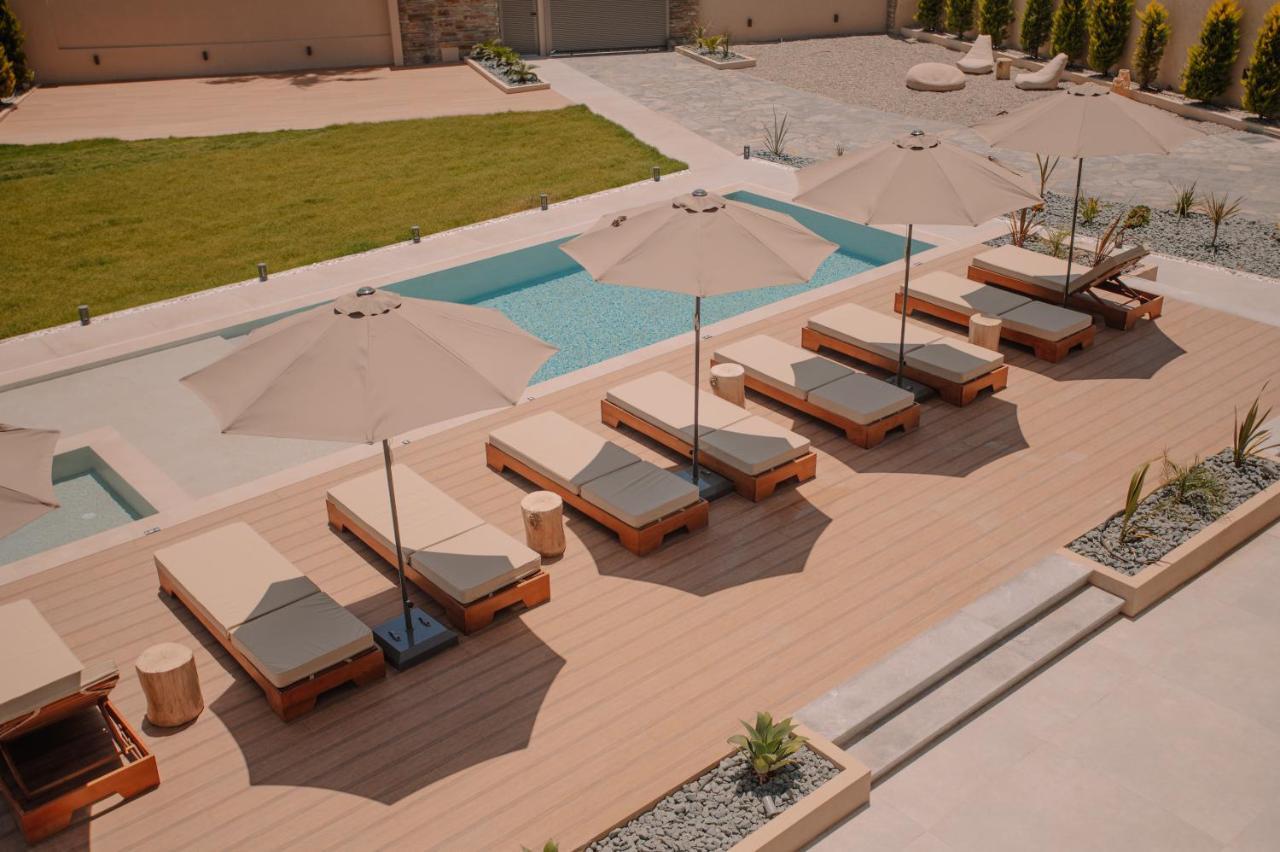 Marble Luxury Suites Karteros Exterior foto