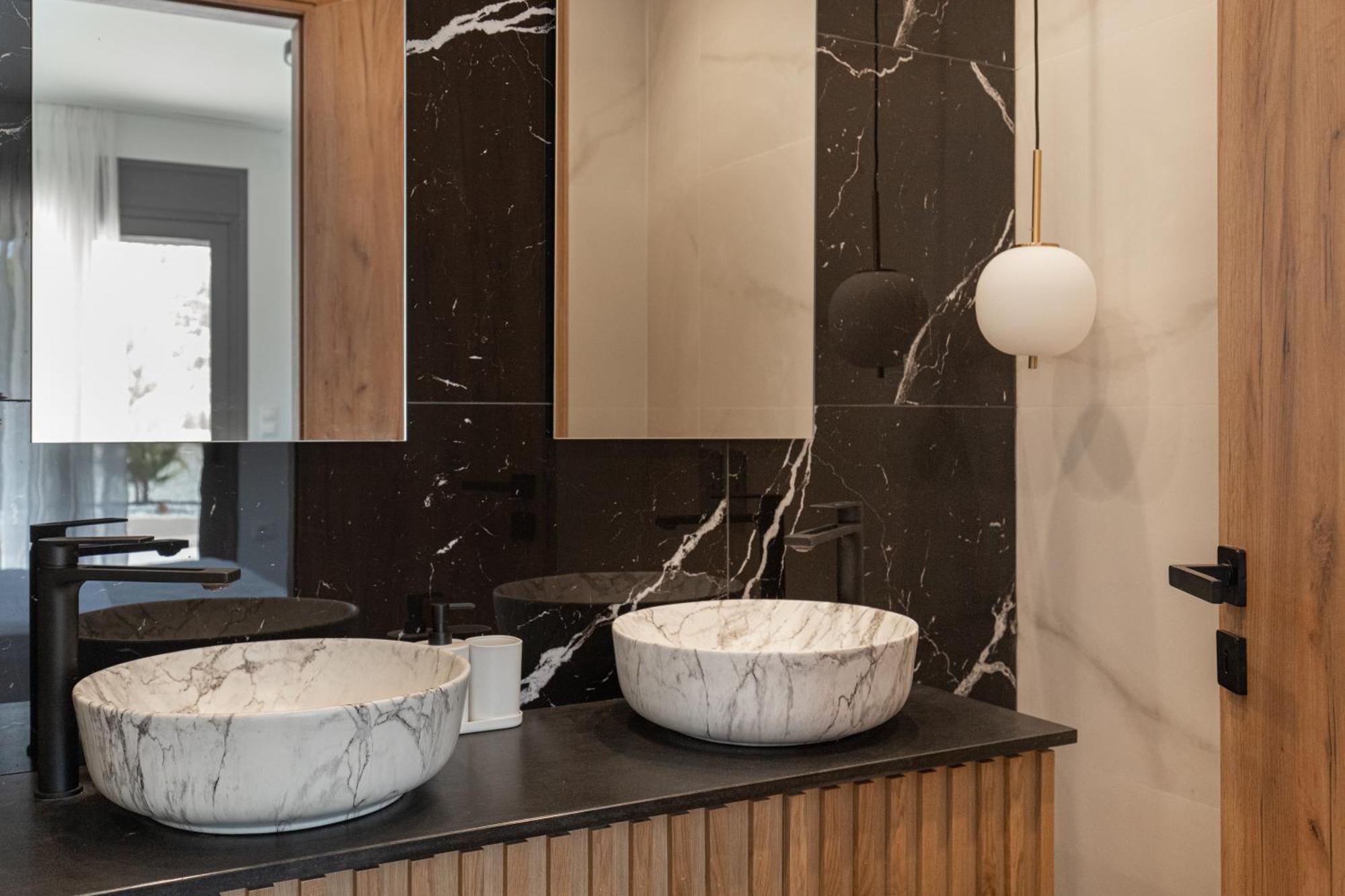 Marble Luxury Suites Karteros Habitación foto